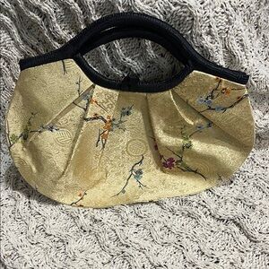 Elegant Floral Embroidered Women's Bag
